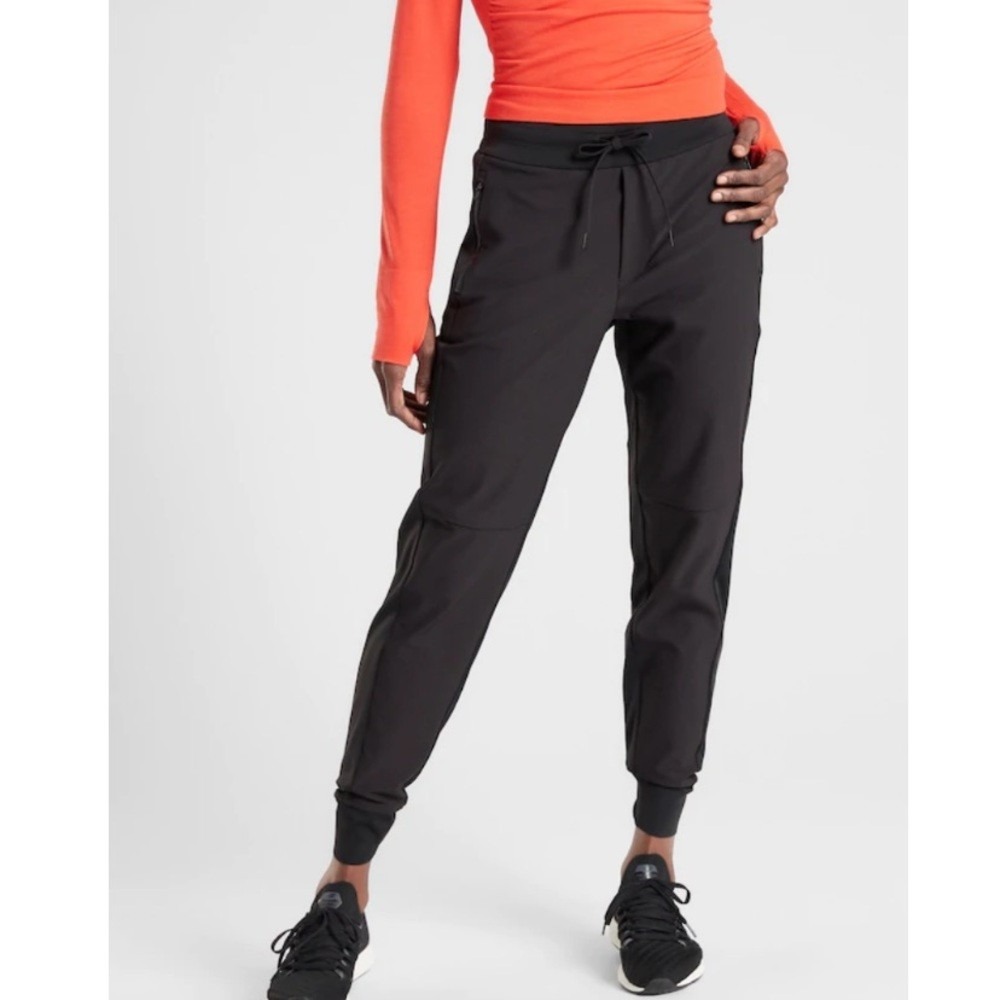 Athleta Headlands Hybrid Joggers Size 10 Black Hiking Trekking Travel Cargo Pant